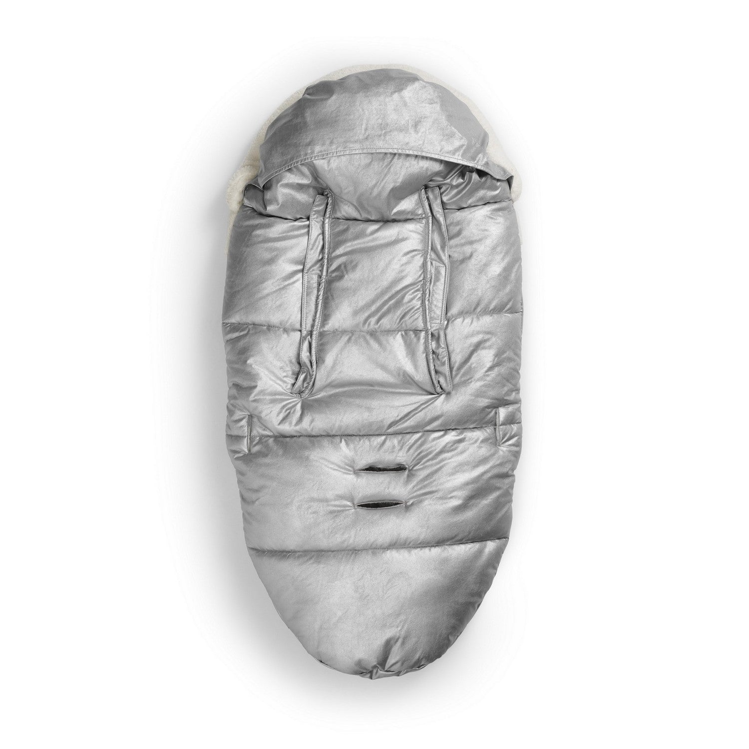 Silver Sheen Fußsack with thick padding and insulated panels, ideal for keeping babies warm on chilly winter days.