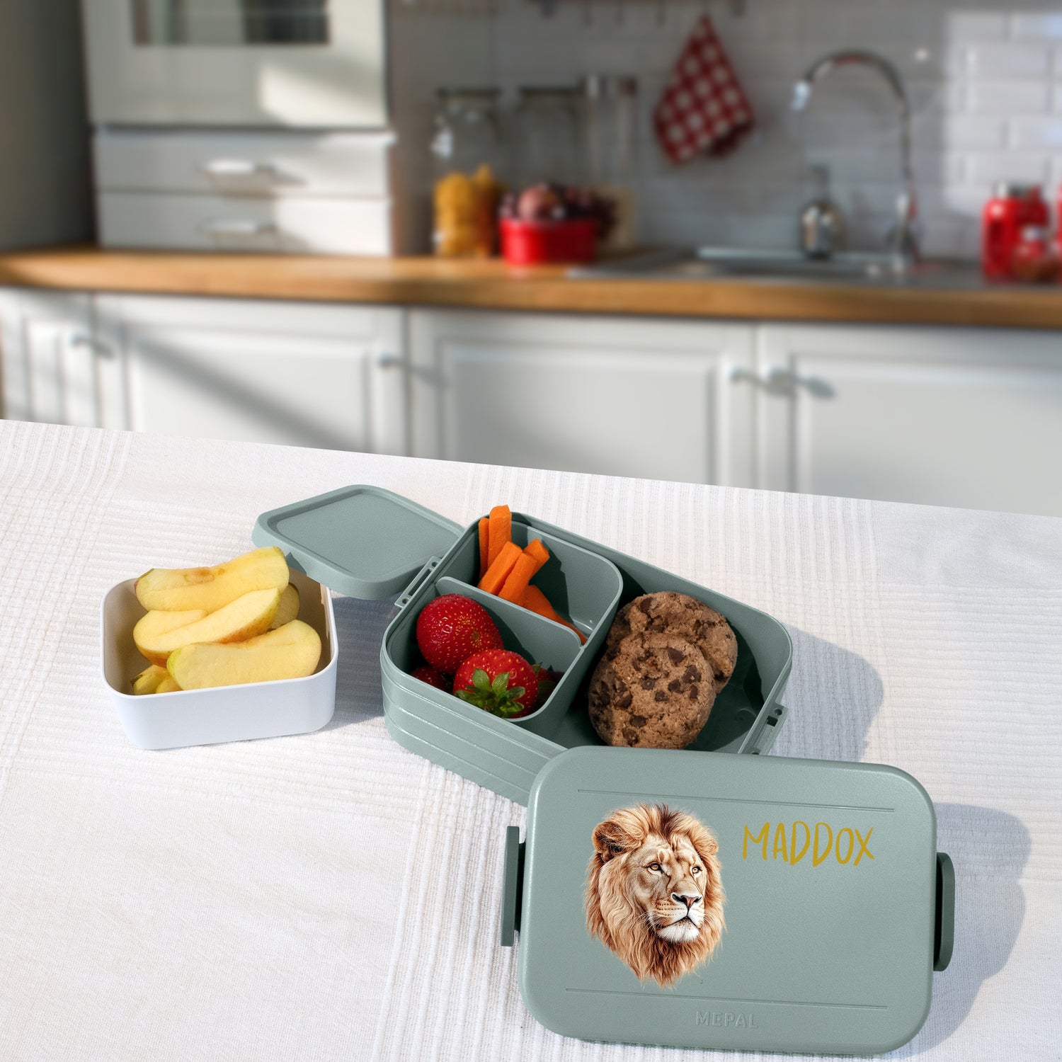 Personalisierte Brotdose für Kinder &quot;Löwe ruhig&quot;